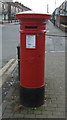 TA0629 : Victorian postbox on De La Pole Avenue, Hull by JThomas