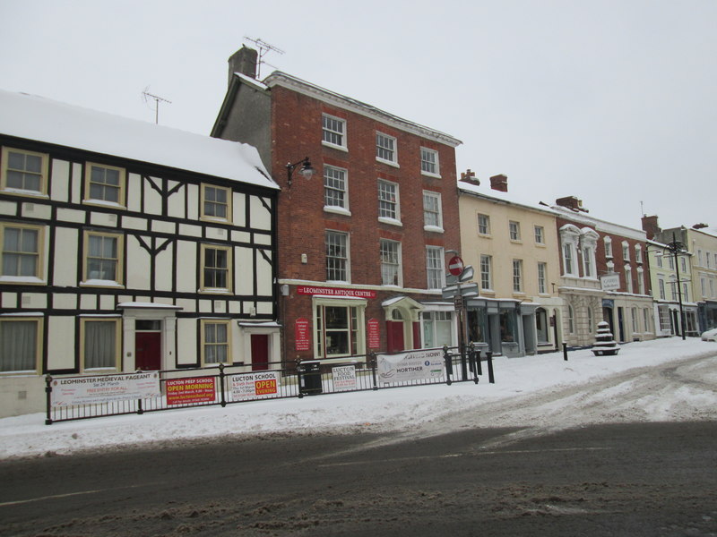 leominster-antique-centre-fabian-musto-cc-by-sa-2-0-geograph