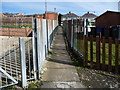 Footpath from Strafford Avenue to Highstone Lane