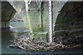 Benchmark and gaugeboard on Bulstake Stream bridge