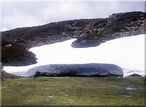 NH7807 : Snow remnant at Ruighe Chreagain by Alan Reid