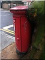 West Brompton: postbox № SW10 7, Drayton Gardens