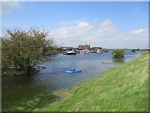 TA0646 : River  Hull  looking  upstream  to  Wilfholme  Landing by Martin Dawes