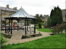 SE1147 : Bandstand, The Grove, Ilkley by G Laird