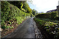 South Cross Road at Cowcliffe Hill