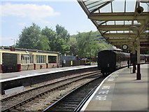 SE0641 : Platforms 3 and 4 Keighley Station by Jonathan Thacker