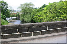 SE0623 : View of River Calder and weir over west parapet of Mearclough Bridge by Roger Templeman
