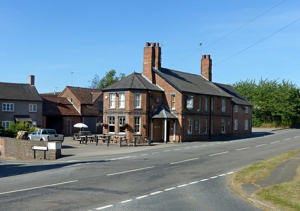 The Unicorn Hotel, Newton Solney © Alan Murray-Rust cc-by-sa/2.0 ...