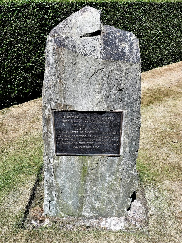 Men Of Bute Memorial Rothesay Raibeart MacAoidh Cc By Sa 2 0   5838146 4c64a368 800x800 