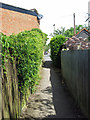 Footpath between Orchard Lane and Ember Farm Way