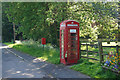 SE9700 : Telephone box on School Lane, Redbourne by Ian S