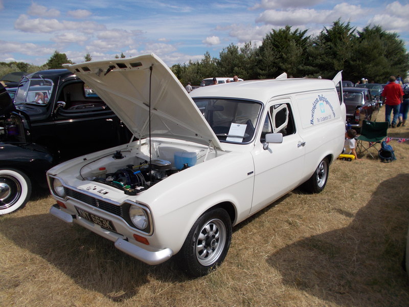 1971 Ford Escort van at the Maxey... © Paul Bryan cc-by-sa/2.0 :: Geograph Britain and Ireland