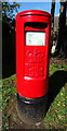 SD8612 : Elizabeth II postbox on Bury Road, Rochdale by JThomas