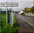 Pen-yr-englyn boundary sign