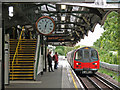 Burnt Oak tube station (2)