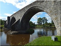 NS7994 : Stirling Old Bridge by Lairich Rig