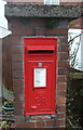 Elizabeth II postbox on Wheelton Lane, Farington