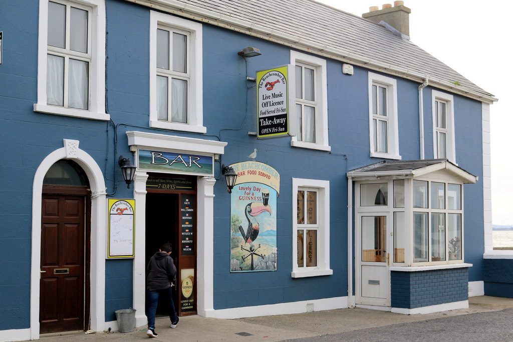 The Beachcomber Bar, Rathmullan © Des Colhoun cc-by-sa/2.0 :: Geograph ...