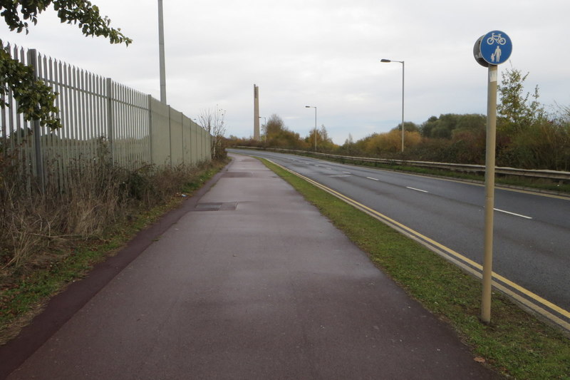 Footpath Into Town © Philip Jeffrey Cc By Sa20 Geograph Britain