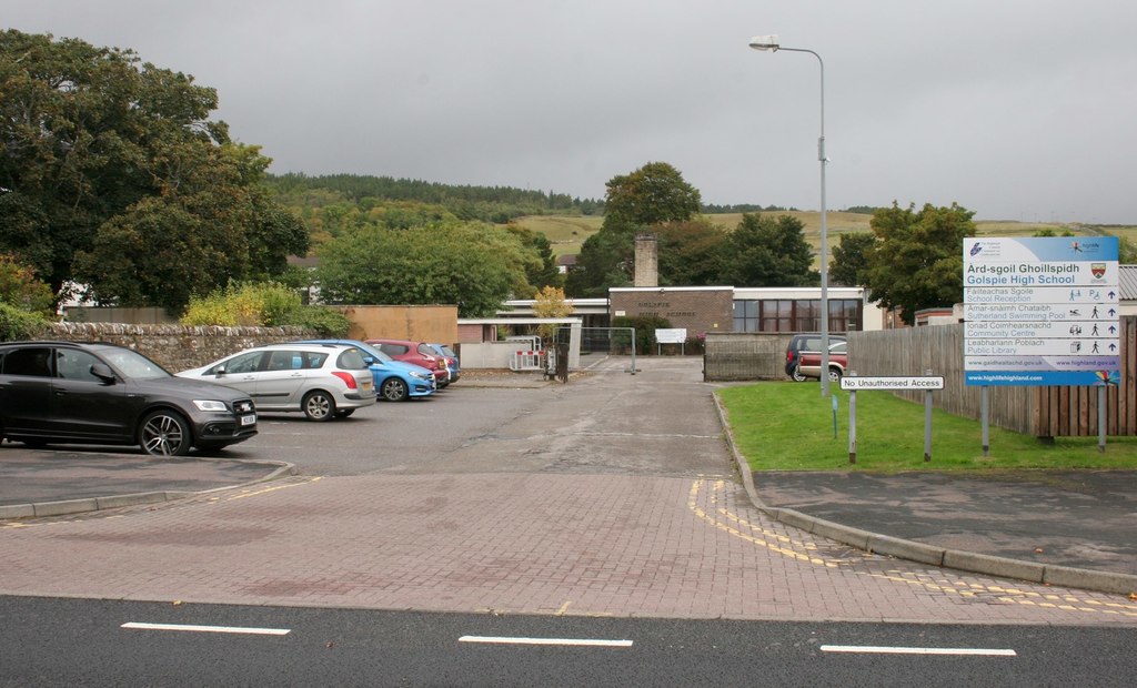 Entrance to Golspie High School © Richard Sutcliffe cc-by-sa/2.0 ...