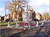 TL0549 : Bedford Cenotaph by Gordon Griffiths