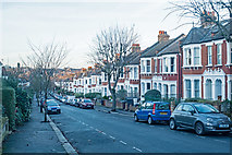 TQ3088 : Hornsey Vale : Inderwick Road : housing terrace by Jim Osley