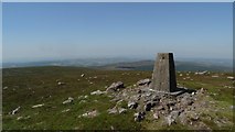 R9910 : Summit of Knockshanahullion - trig point by Colin Park