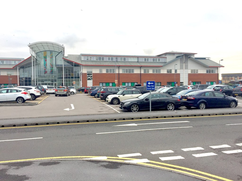 Neath Port Talbot Hospital © Alan Hughes ccbysa/2.0 Geograph