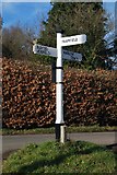 TQ5022 : Old Direction Sign - Signpost in Etchingwood, Framfield Parish by Milestone Society