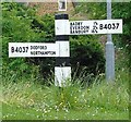 SP5859 : Old Direction Sign - Signpost by the B4037, Church Street, Newnham Parish by A Farthing