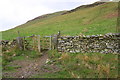 NY7026 : Gated footpath to Dufton Pike by Roger Templeman