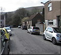 Car-lined William Street, Abertridwr