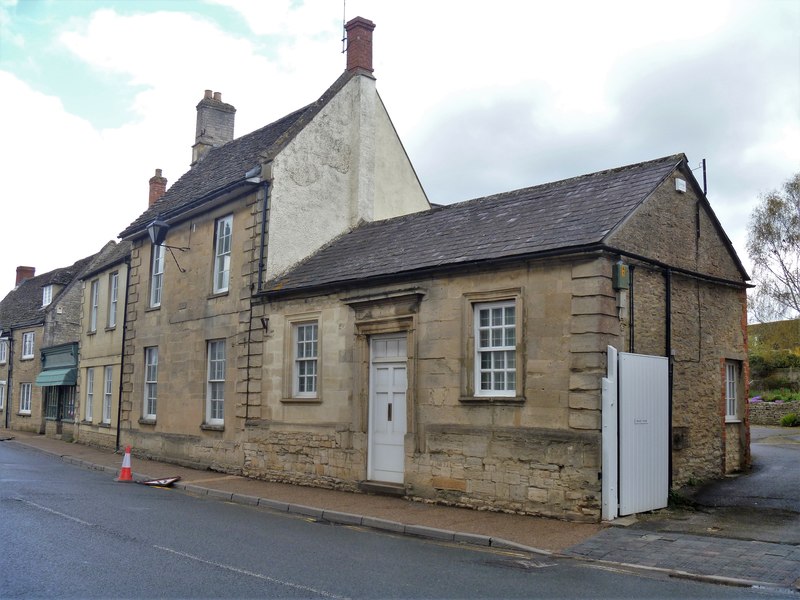 Lechlade houses [33] © Michael Dibb cc-by-sa/2.0 :: Geograph Britain ...