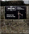 Vinyasa Yoga banner, Rhiwderin