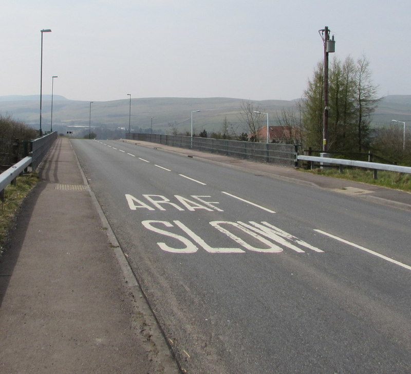 ARAF/SLOW On The Approach To Llechryd © Jaggery Cc-by-sa/2.0 ...