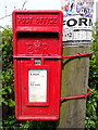 Elizabeth II postbox on Lord Sefton Way, Great Altcar