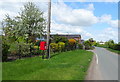 Elizabeth II postbox, Maes-y-groes Farm