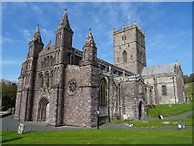 SM7525 : St David's Cathedral by Philip Halling