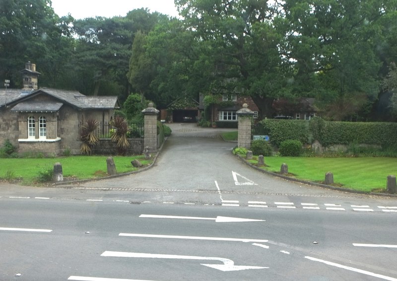 Woodlands Crescent © Anthony O'Neil ccbysa/2.0 Geograph Britain