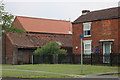 House and stables on Caistor Road, Nettleton