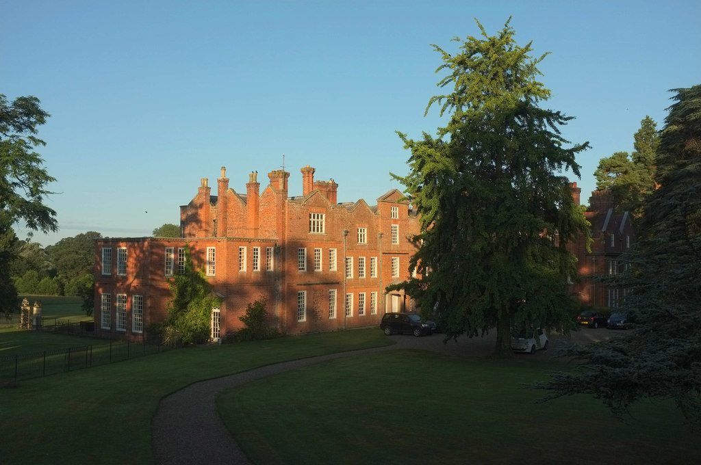 Henley Hall © Derek Harper cc-by-sa/2.0 :: Geograph Britain and Ireland