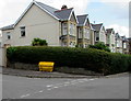 Yellow grit/salt box on a Gilfach corner