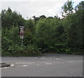 ST3093 : Start of the 40 zone, Newport Road, Llantarnam by Jaggery