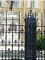 Nottingham High School gateway ? detail