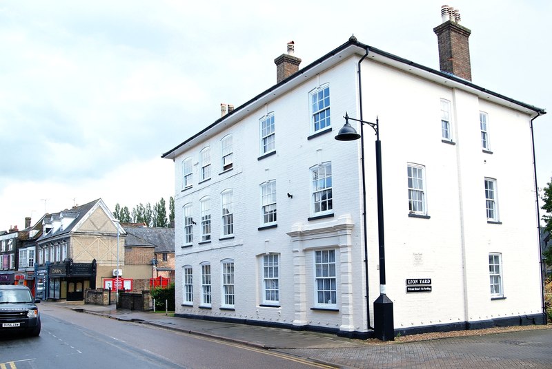 High Street, Ramsey, Cambs © David HallamJones ccbysa/2.0