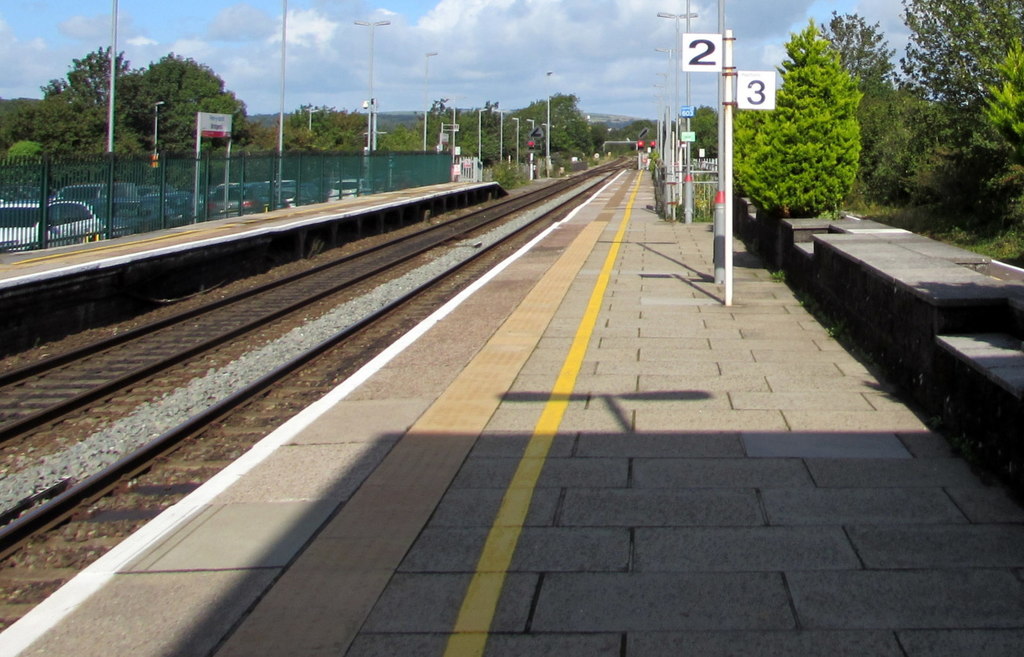 Bridgend Railway Station Platforms © Jaggery Cc By Sa20 Geograph