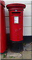 Elizabeth II postbox on Market Place, Brackley