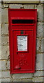 Elizabeth II postbox on Upper Astrop Road