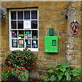 Defibrillator on the George, Lower Brailes