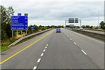 S3586 : Eastbound M7 after Junction 19 by David Dixon